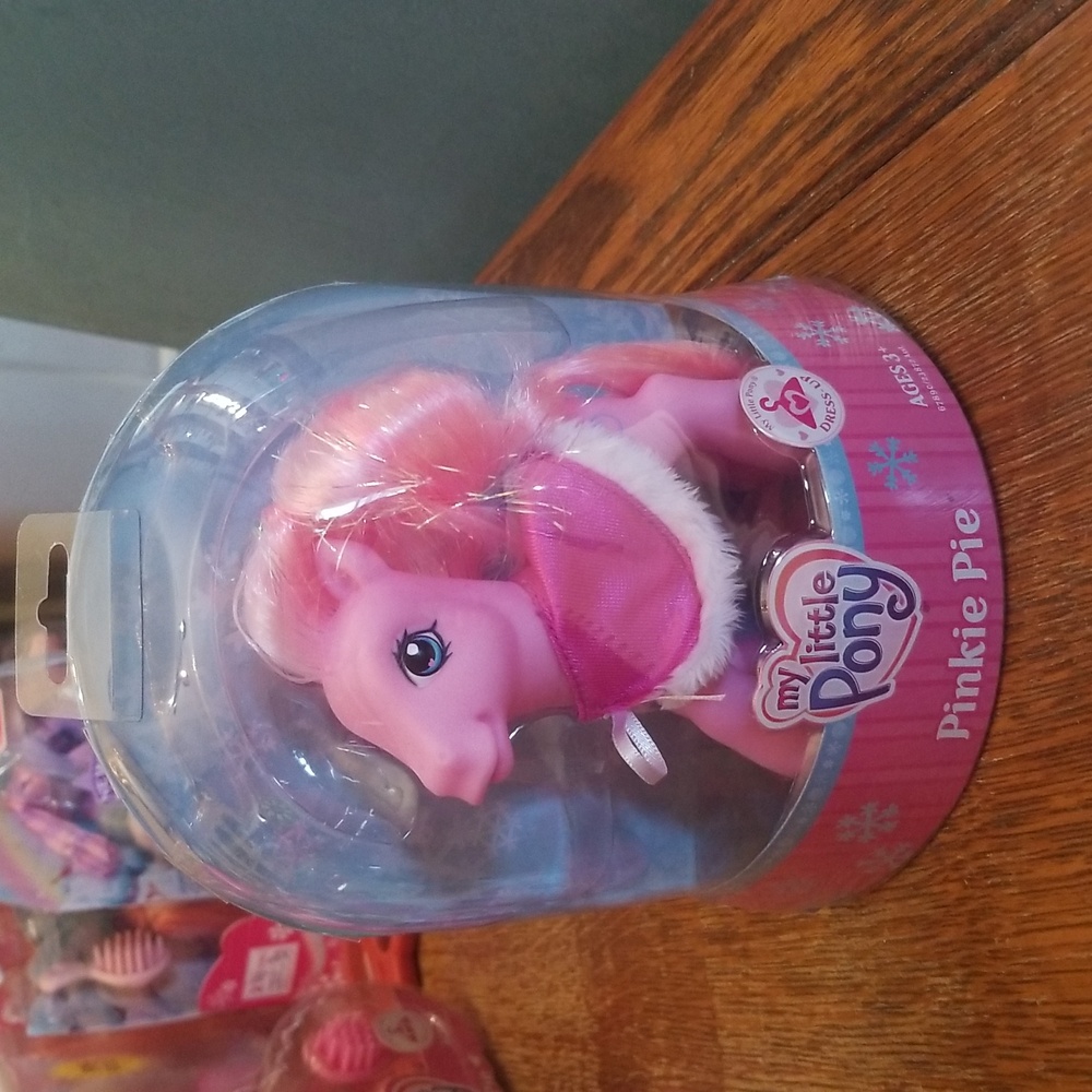 My little pony pinkie pie christmas G3 nib